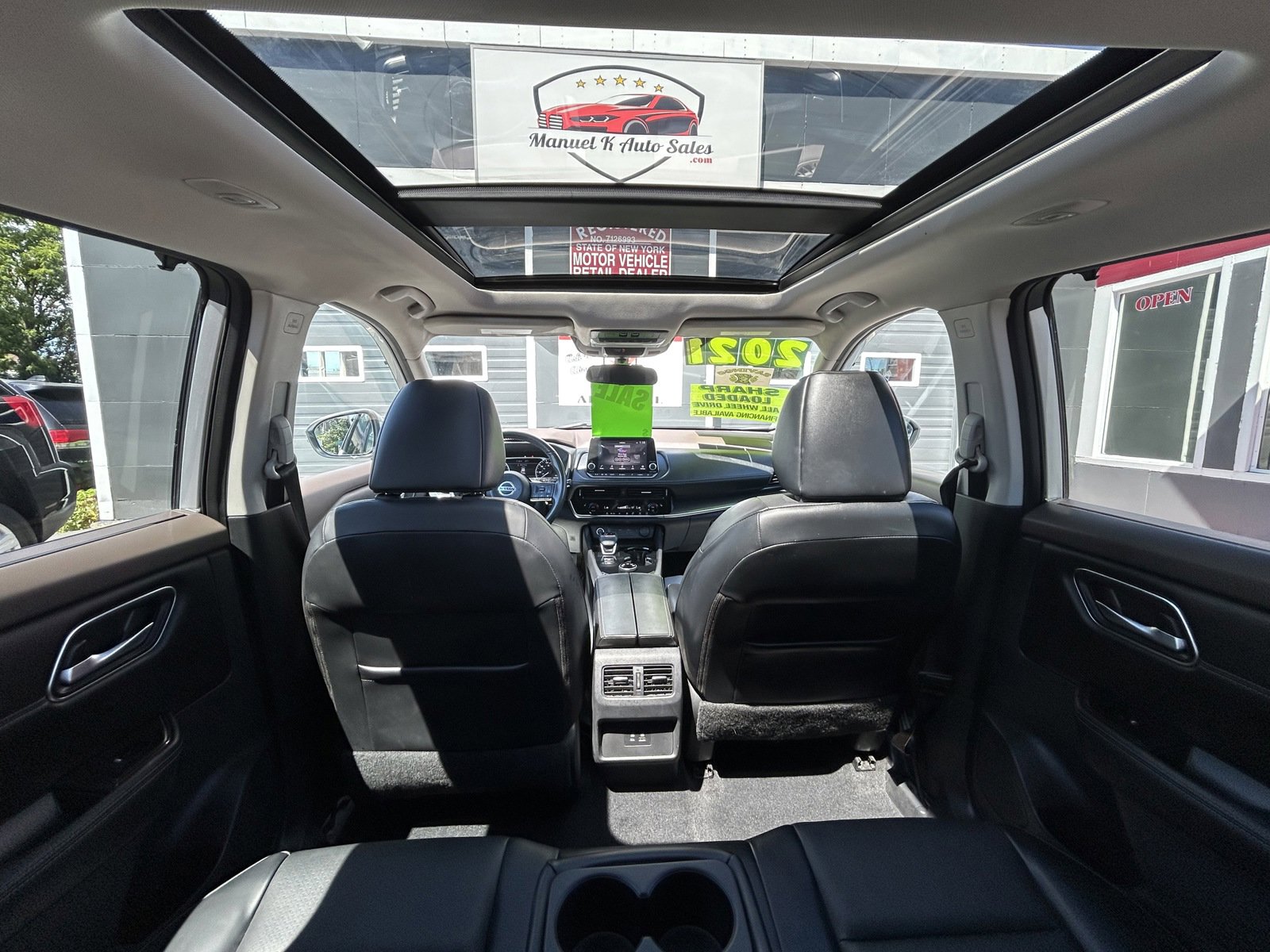 Used 2021 Nissan Rogue SV w/ Premium Package image 14