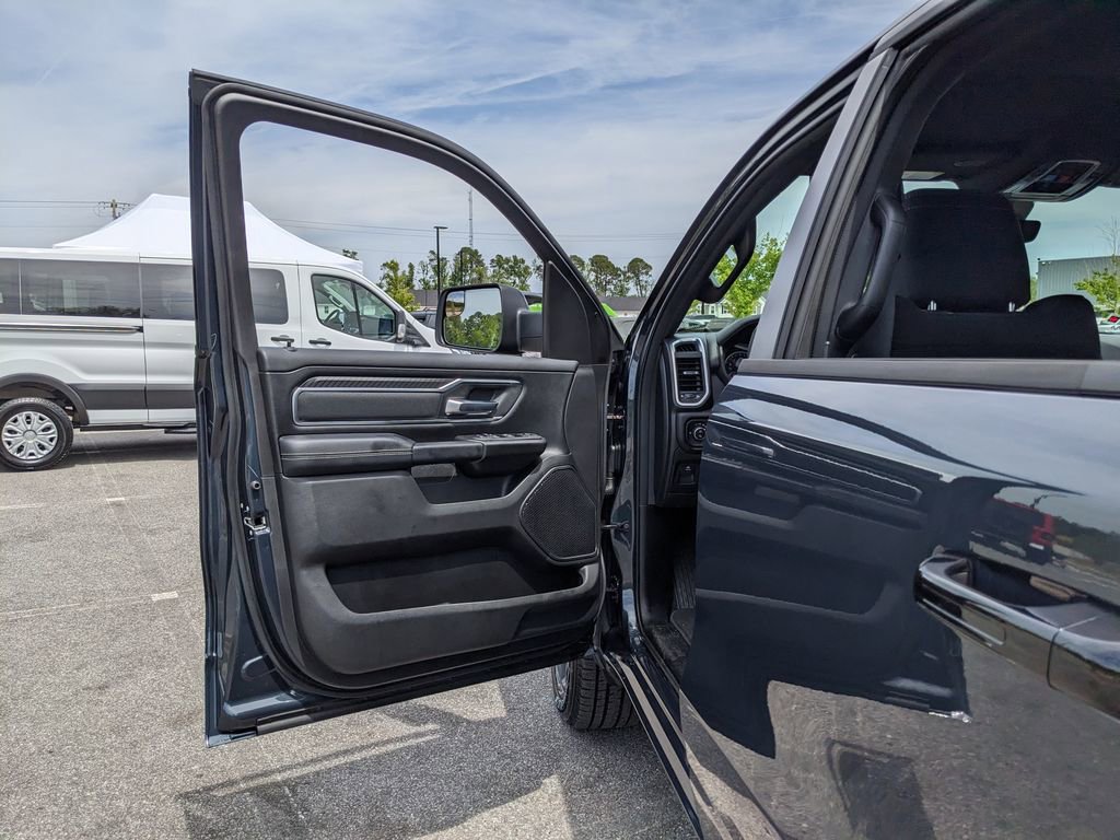 Used 2026 RAM 1500 4x4 Crew Cab image 20