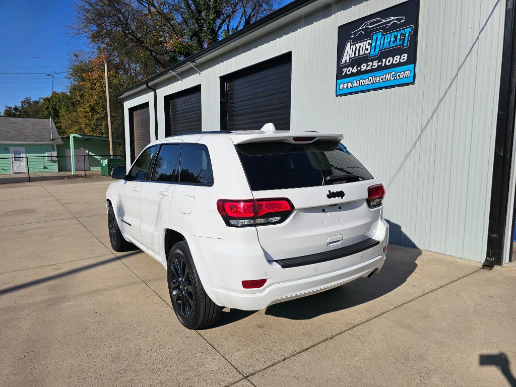 Used 2020 Jeep Grand Cherokee Altitude image 14