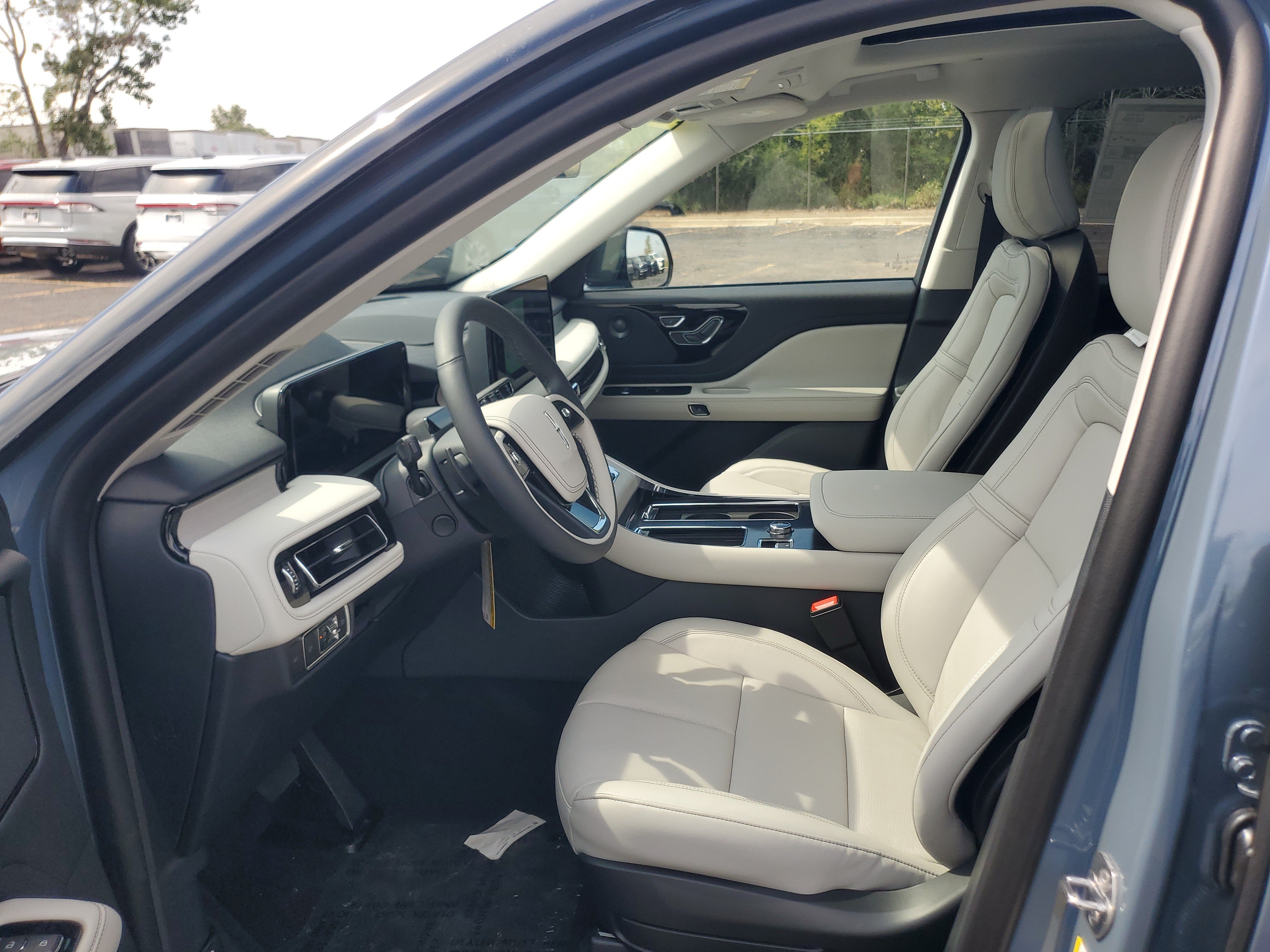 New 2027 Lincoln Aviator Reserve AWD/4WD image 11
