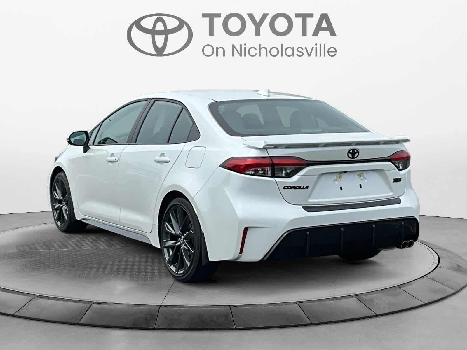 Used 2026 Toyota Corolla XSE FWD image 3