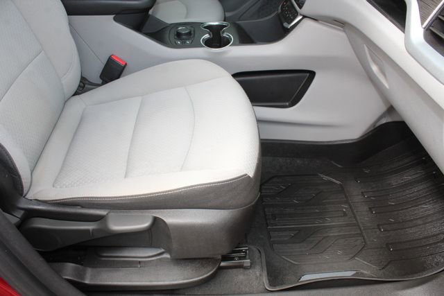 Used 2022 GMC Terrain SLE w/ Driver Convenience Package FWD image 14