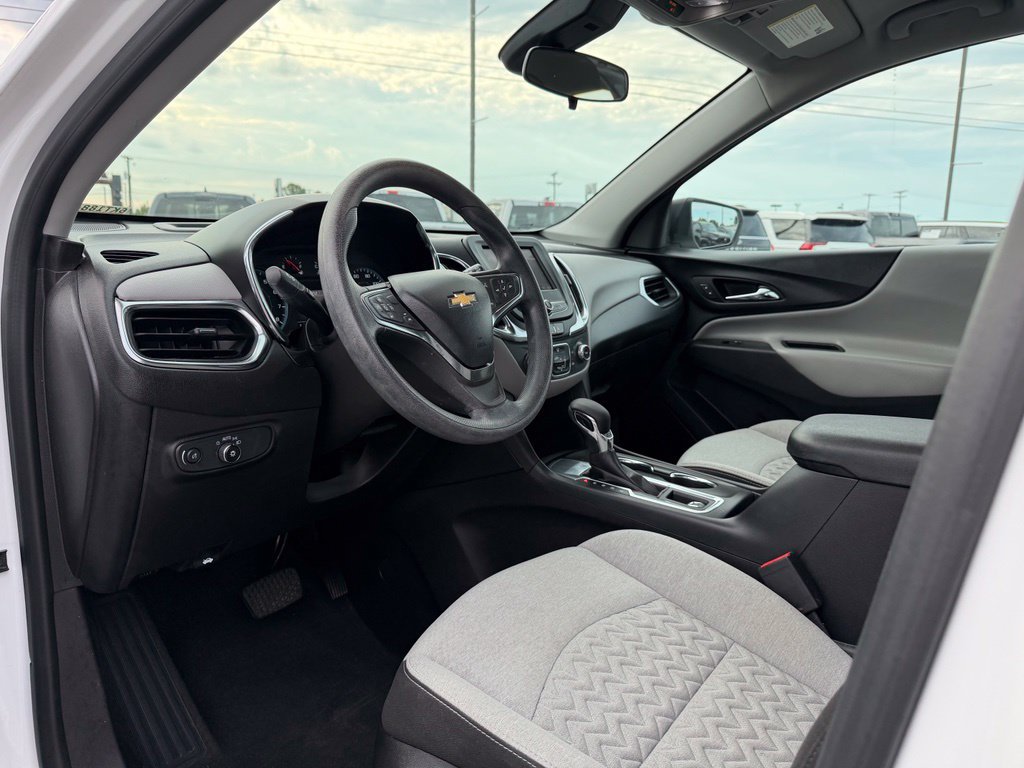 Used 2024 Chevrolet Equinox LS w/ Driver Confidence II Package FWD image 10