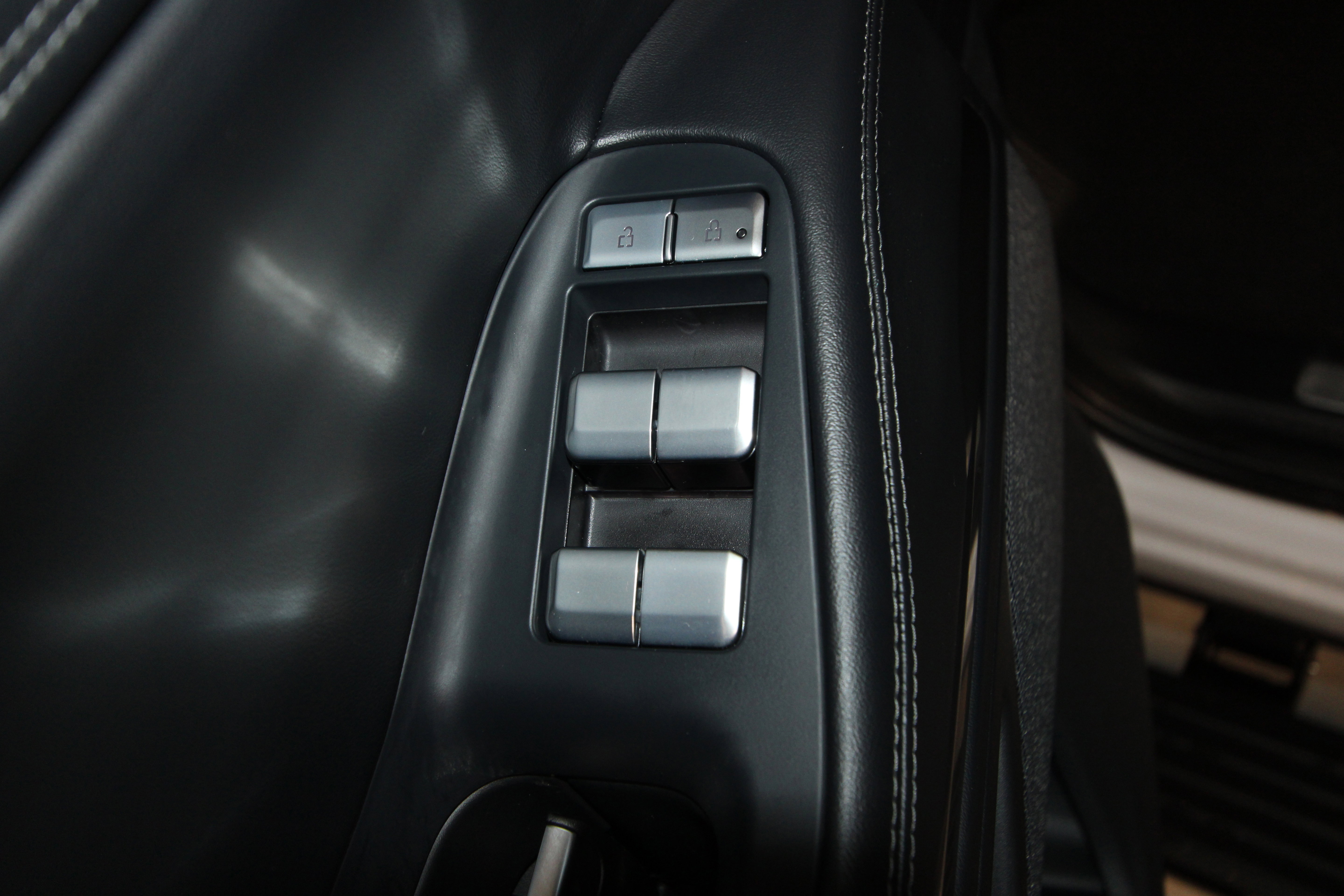 New 2026 Lincoln Navigator L Reserve w/ Jet Appearance Package image 5