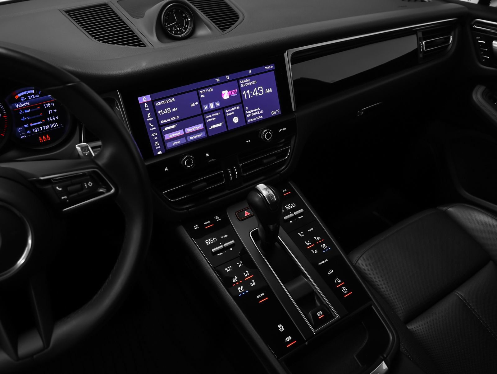 Used 2023 Porsche Macan image 32