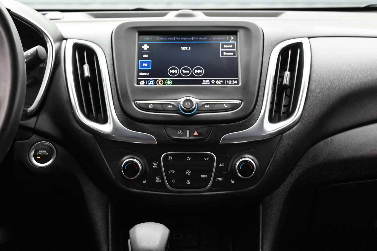 Used 2022 Chevrolet Equinox LT FWD image 17