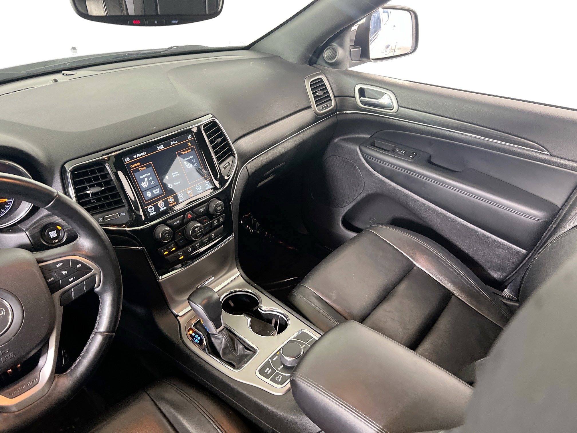 Used 2022 Jeep Grand Cherokee Limited image 24