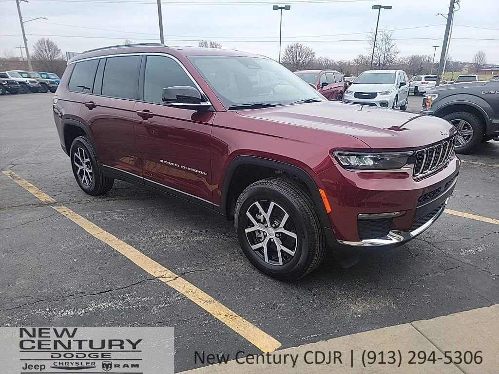 Used 2025 Jeep Grand Cherokee L Limited AWD/4WD image 7
