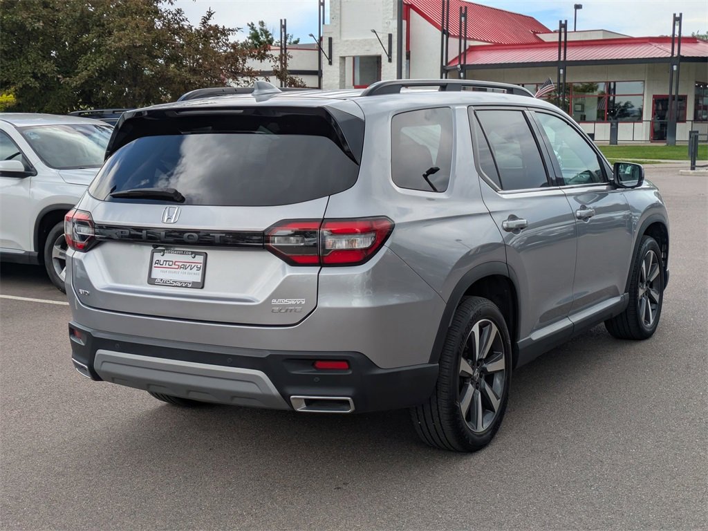 Used 2023 Honda Pilot Elite image 3