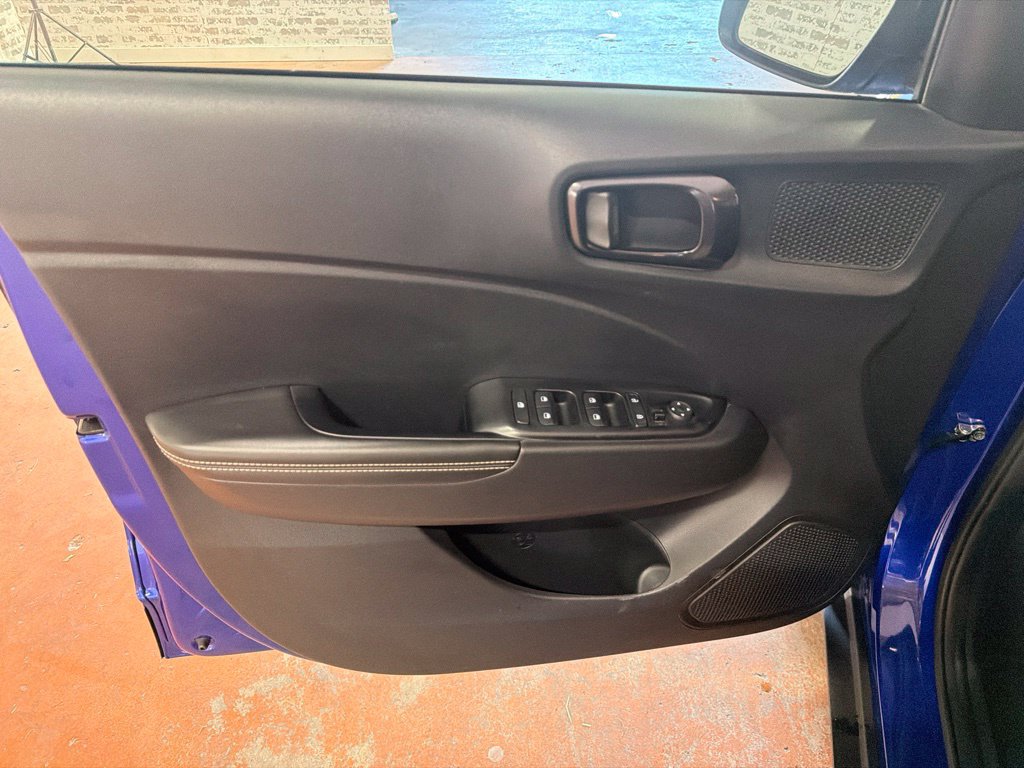 Certified 2024 Hyundai Venue Limited FWD image 24
