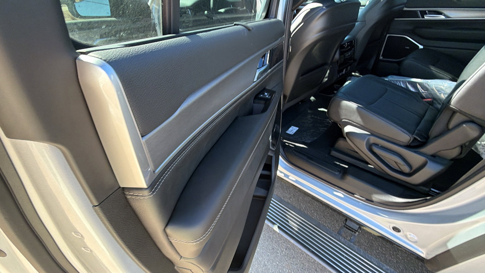 New 2026 Jeep Grand Wagoneer L Limited image 19