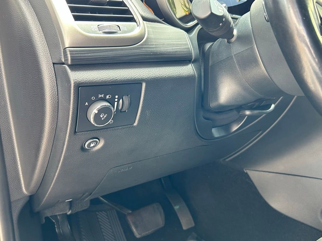 Used 2021 Jeep Grand Cherokee Laredo X RWD image 18