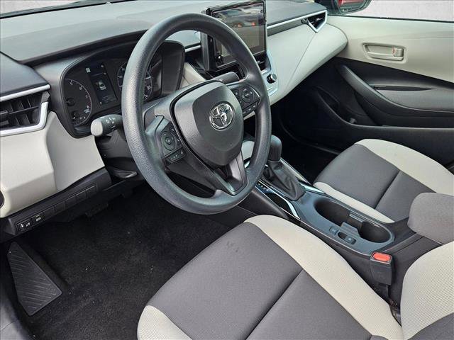 Used 2025 Toyota Corolla LE image 3