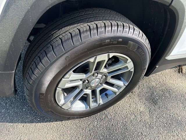 Used 2025 GMC Terrain Elevation image 15