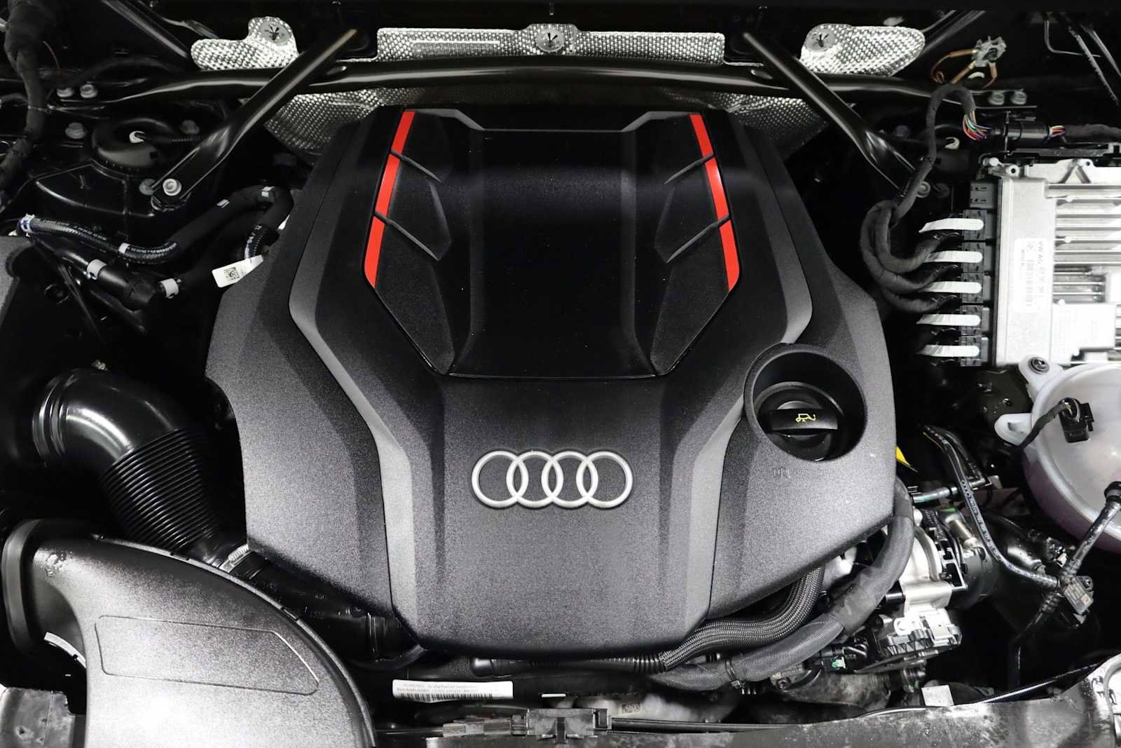 Used 2024 Audi SQ5 Premium Plus w/ Premium Plus Package image 39