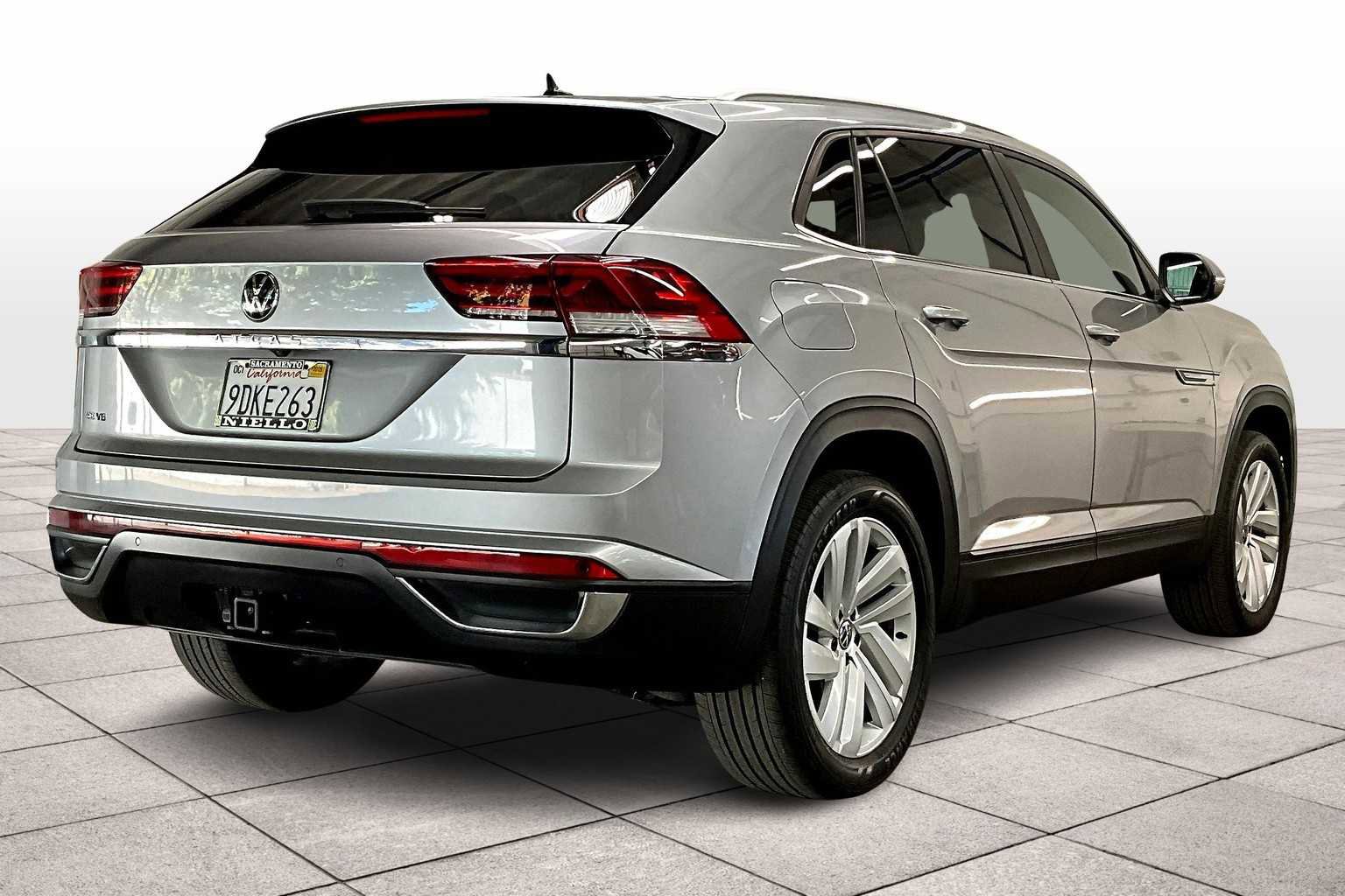 Used 2022 Volkswagen Atlas Cross Sport SE image 16