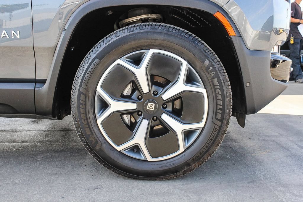 Used 2023 Rivian R1T Adventure Dual AWD/4WD image 11