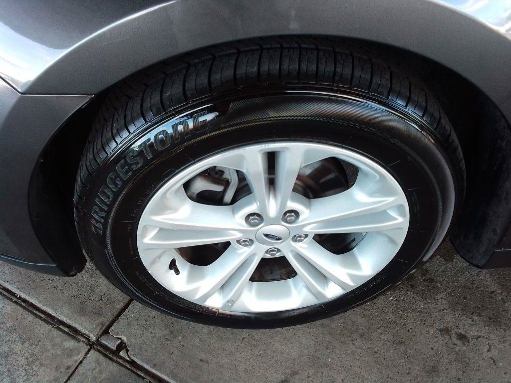 Used 2018 Ford Taurus SE FWD image 24