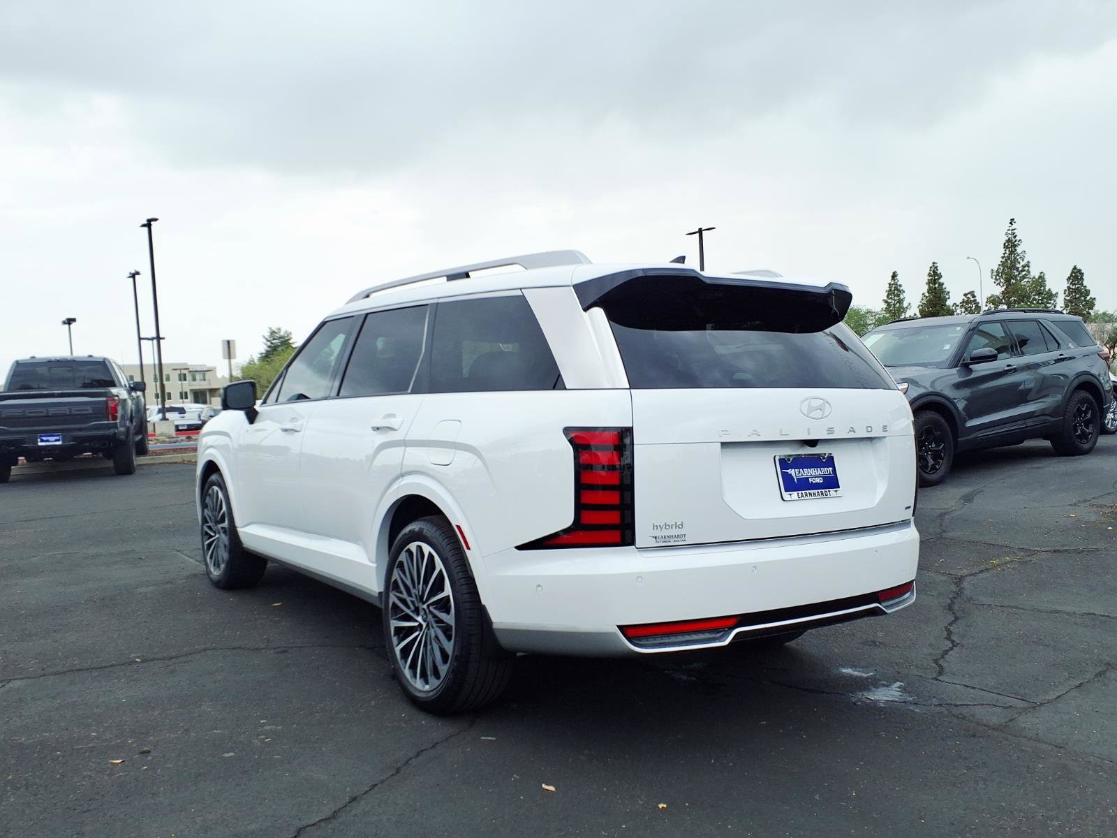 Used 2026 Hyundai Palisade Calligraphy image 4