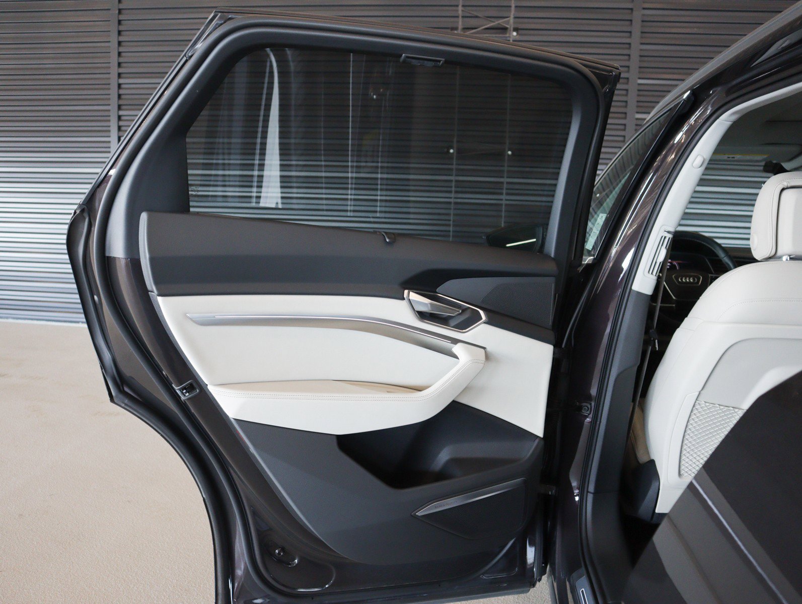 Certified 2024 Audi Q8 e-tron Prestige w/ Prestige Package image 30