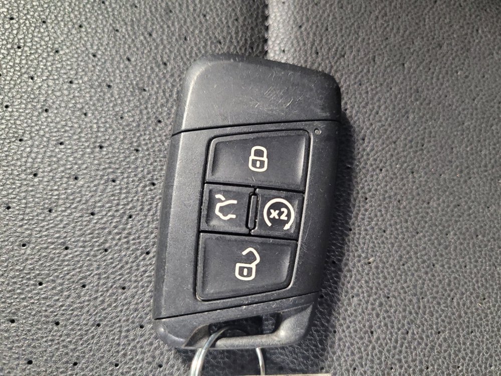 Used 2024 Volkswagen Jetta SE FWD image 32