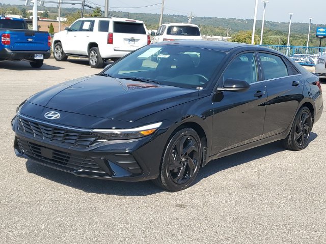 Certified 2026 Hyundai Elantra SEL Sport Premium FWD image 2