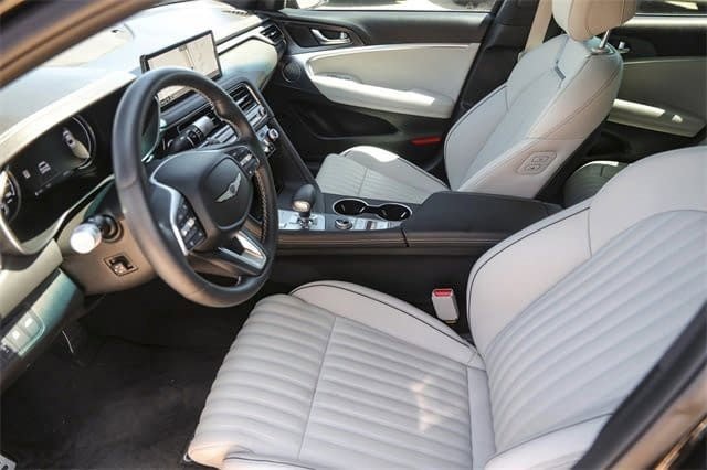 Used 2025 Genesis G70 3.3T Advanced image 10