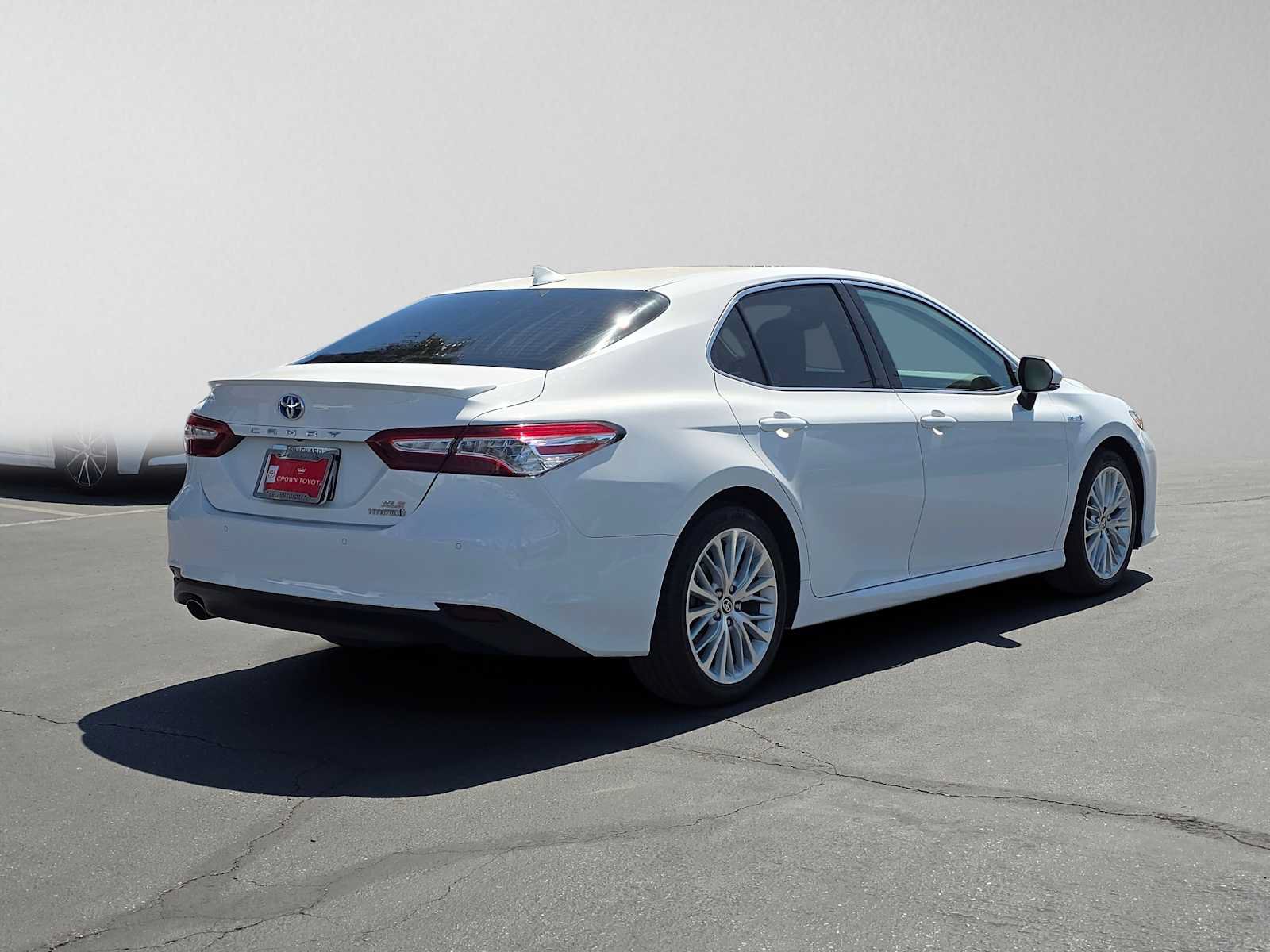 Used 2020 Toyota Camry XLE w/ Driver Assist Package FWD image 3