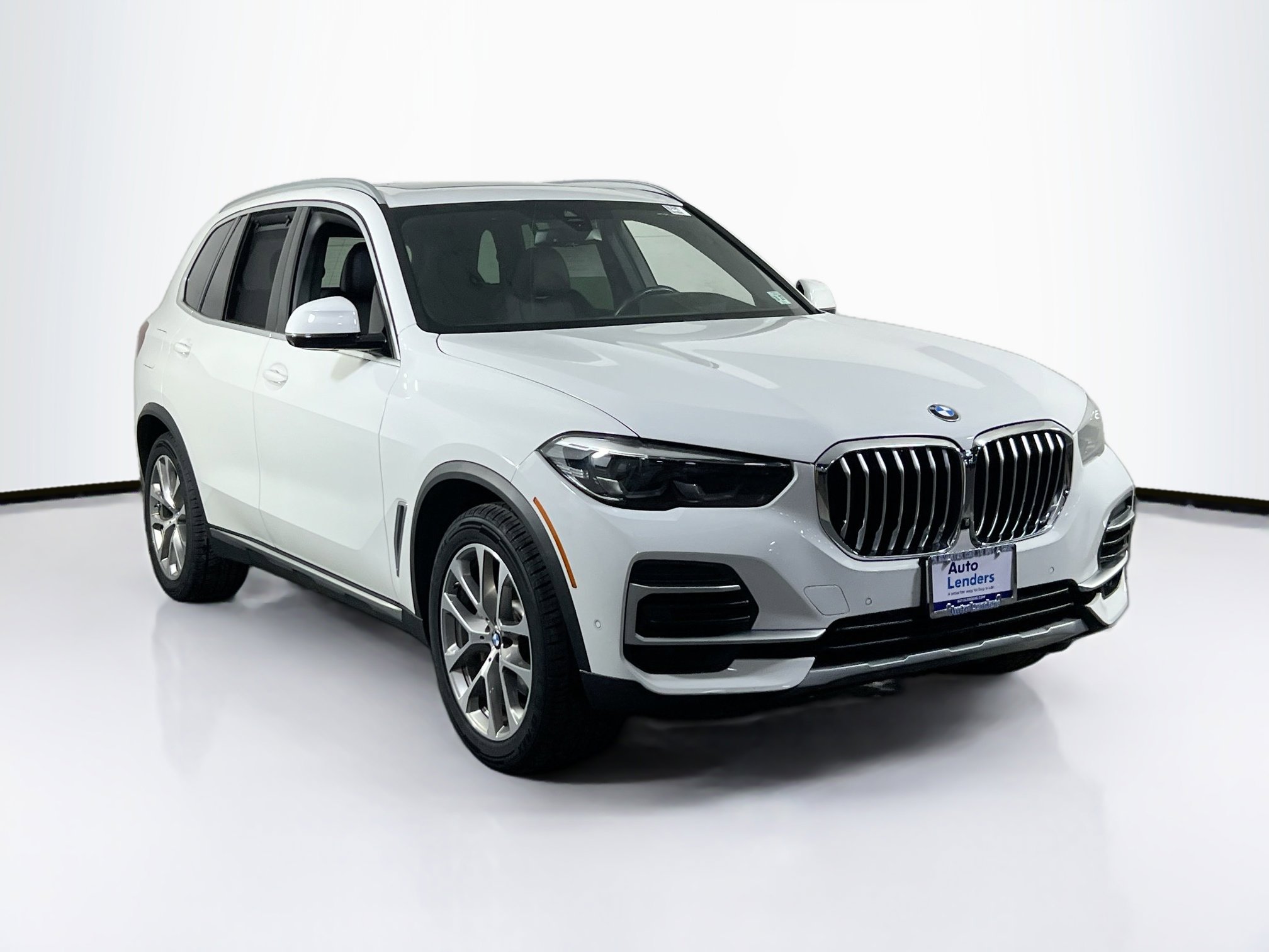 Used 2022 BMW X5 xDrive40i w/ Premium Package AWD/4WD image 3