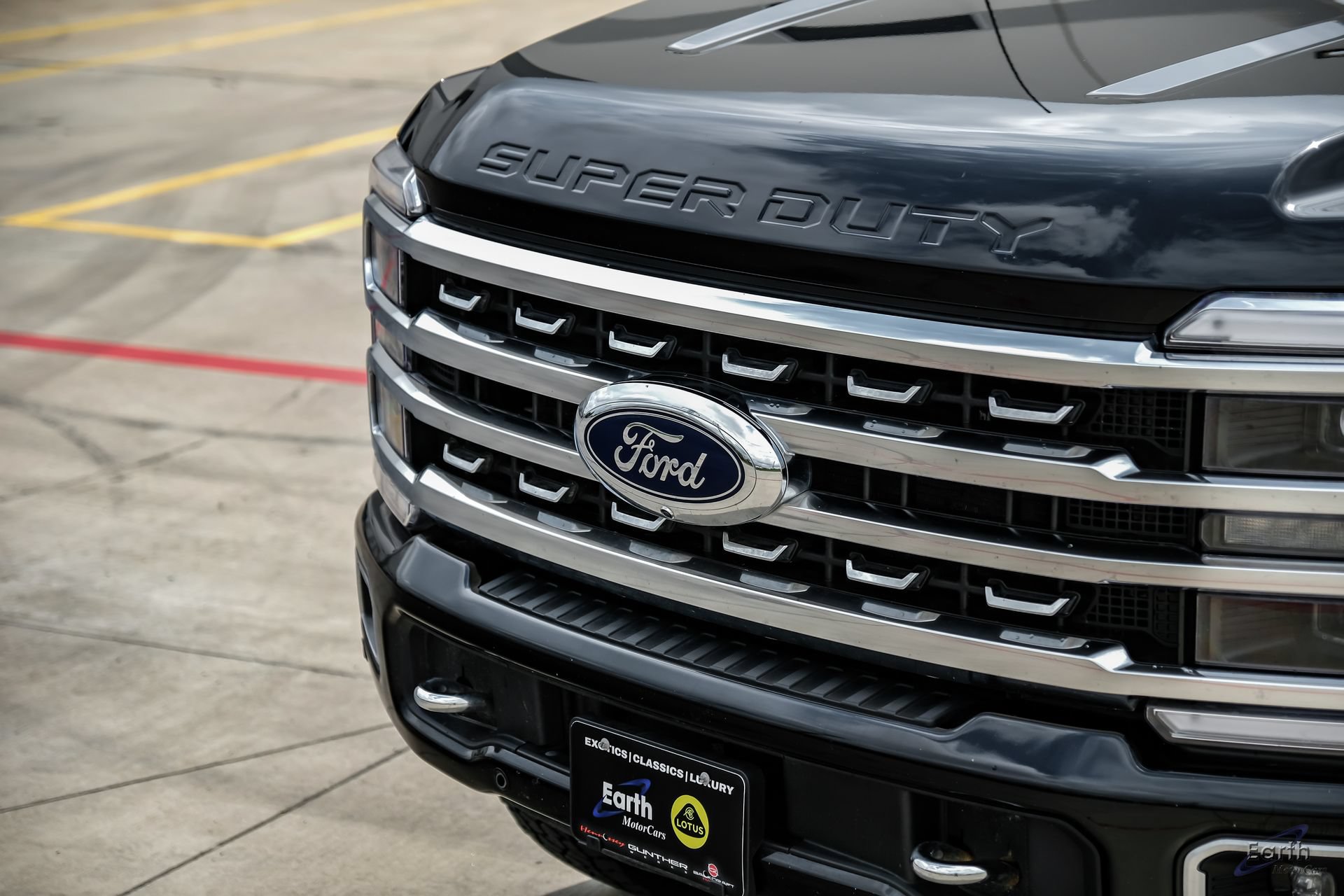 Used 2024 Ford F350 Platinum w/ Tremor Off-Road Package AWD/4WD image 31