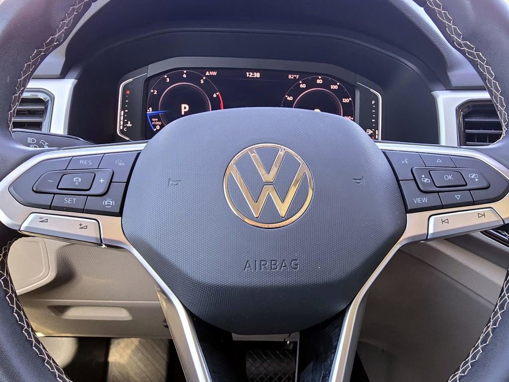 Used 2023 Volkswagen Atlas SE w/ Panoramic Sunroof Package image 12