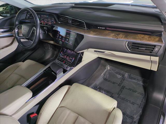 Used 2019 Audi e-tron Prestige w/ Prestige Package AWD/4WD image 23