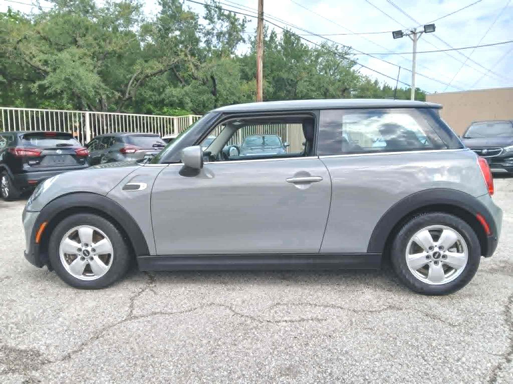 Used 2020 MINI Cooper 2-Door Hardtop FWD image 8