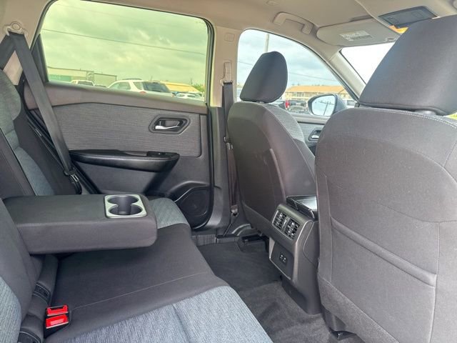 Used 2023 Nissan Rogue SV FWD image 17