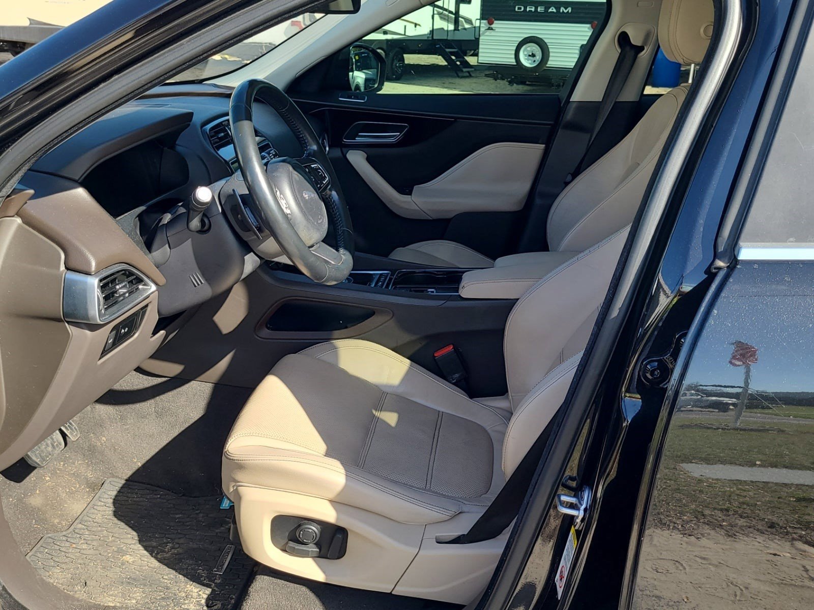 Used 2017 Jaguar F-PACE Prestige image 14