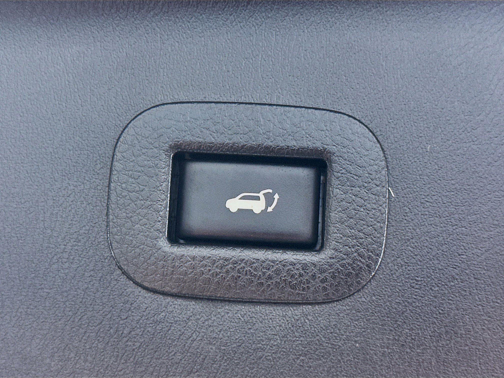 Used 2019 Nissan Armada Platinum w/ Interior Lighting Package image 32