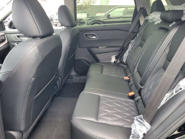 New 2026 Nissan Rogue Platinum AWD/4WD image 31