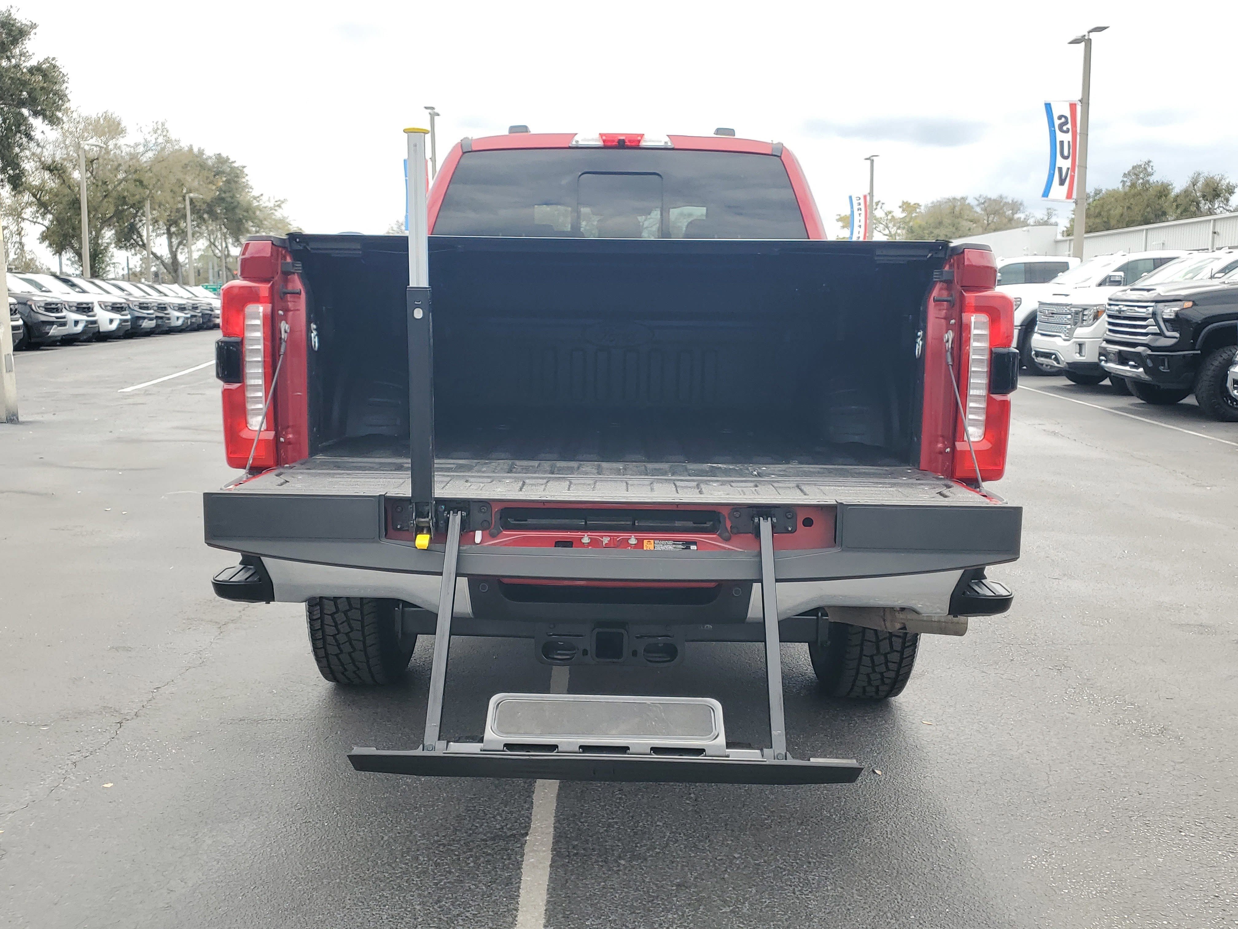 Used 2024 Ford F350 Lariat w/ Lariat Ultimate Package AWD/4WD image 11