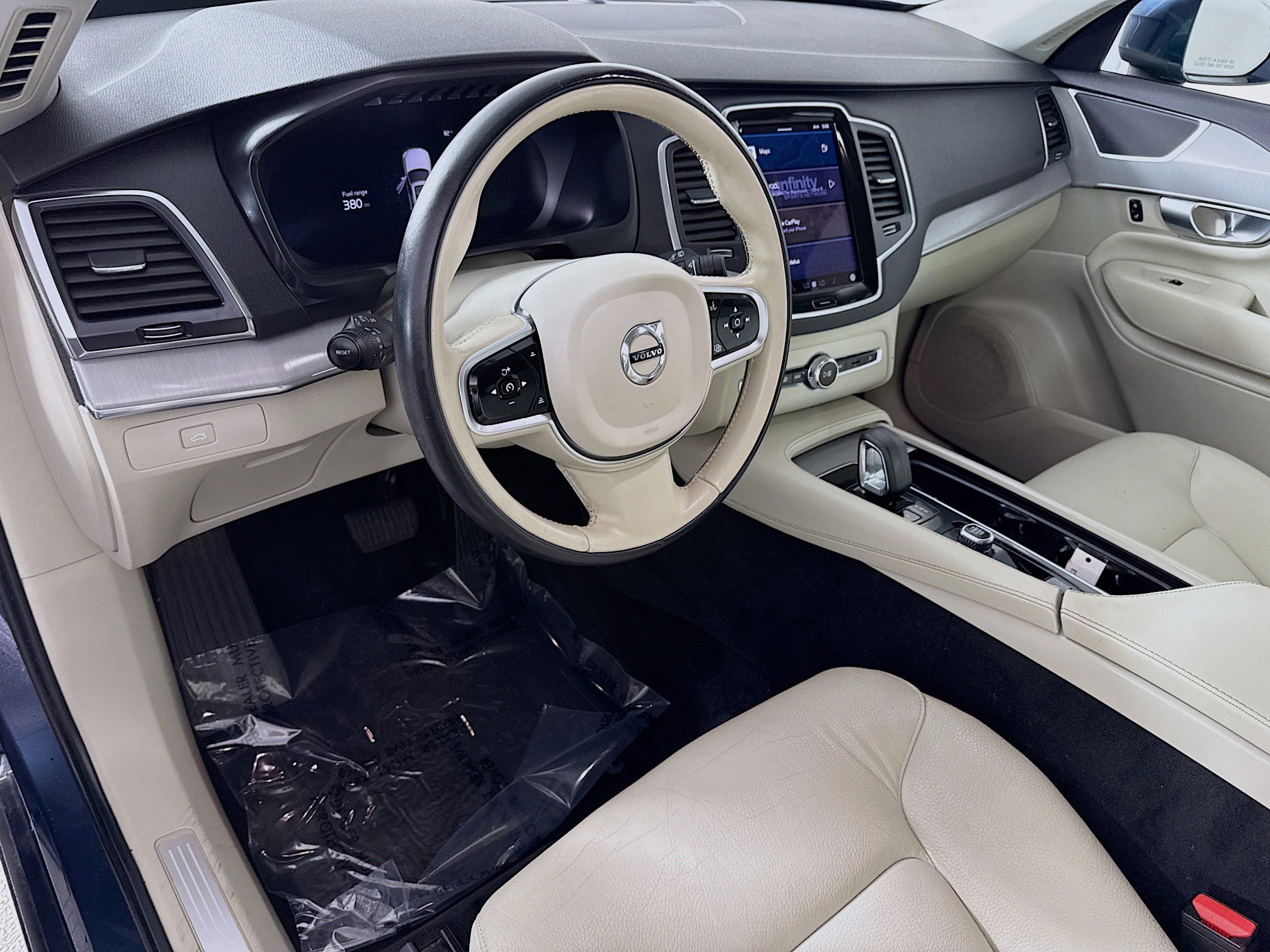 Used 2023 Volvo XC90 B5 Core w/ Protection Package AWD/4WD image 23