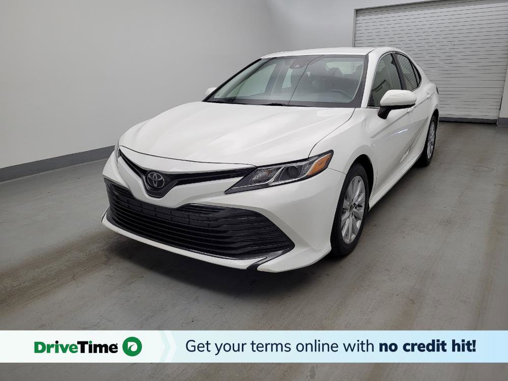 Used 2018 Toyota Camry LE FWD image 1