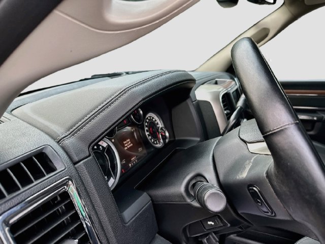 Used 2016 RAM 2500 Laramie AWD/4WD image 10