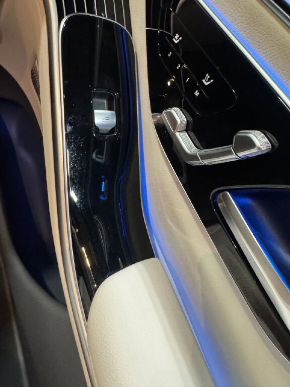 Certified 2023 Mercedes-Benz S 500 4MATIC image 23