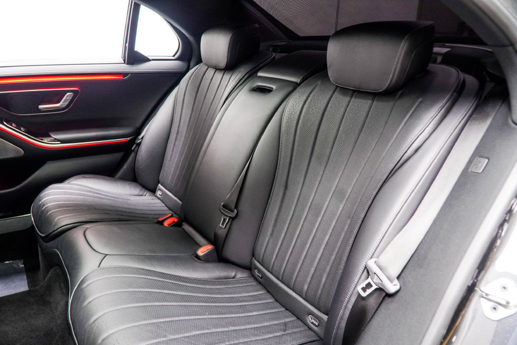 Used 2022 Mercedes-Benz S 500 4MATIC w/ AMG Line Package image 47