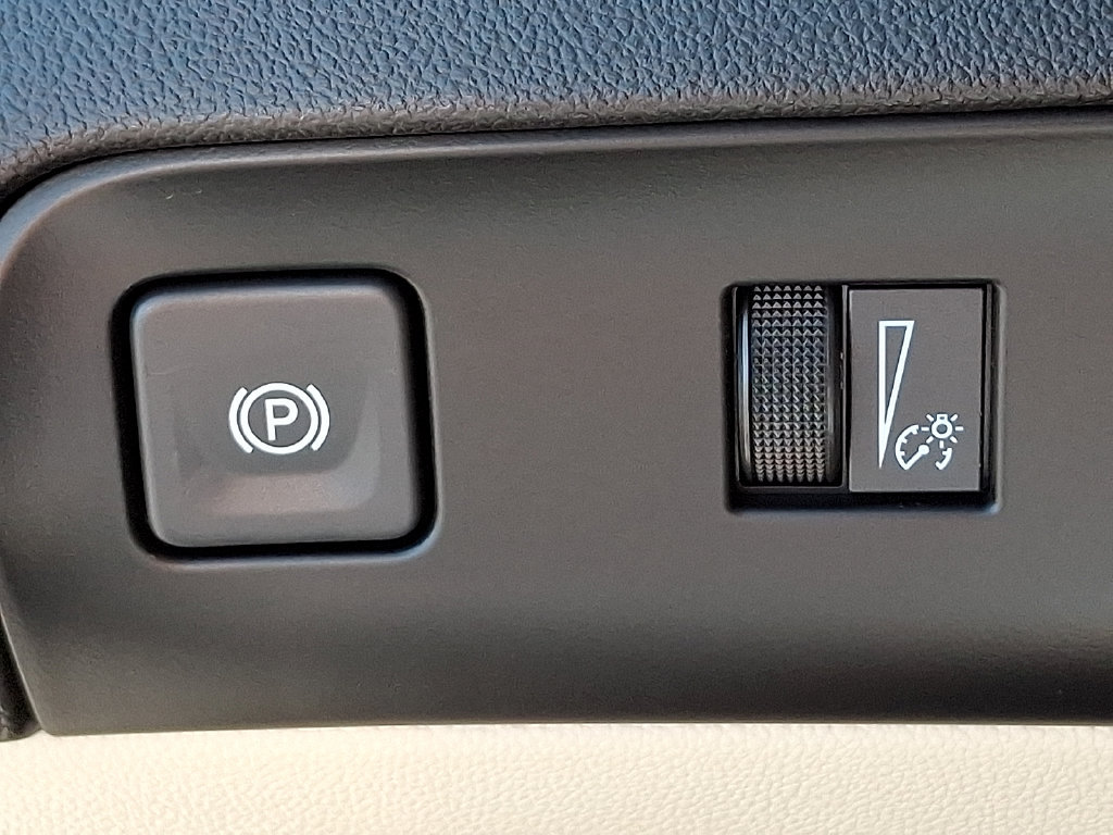 Used 2023 Buick Enclave Essence AWD/4WD image 27