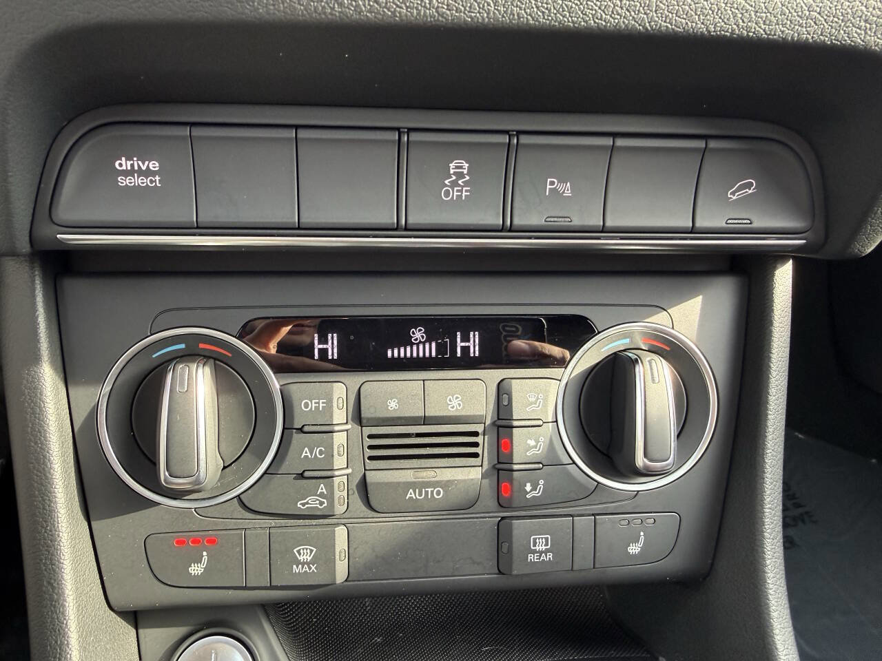 Used 2017 Audi Q3 2.0T Prestige image 28