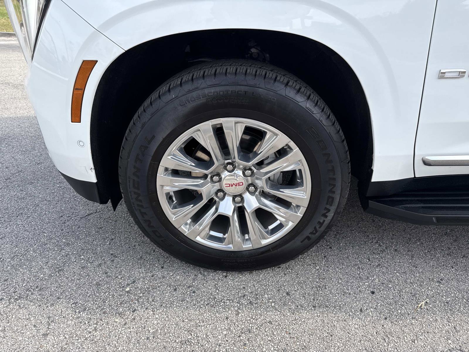 Used 2025 GMC Yukon Denali image 9