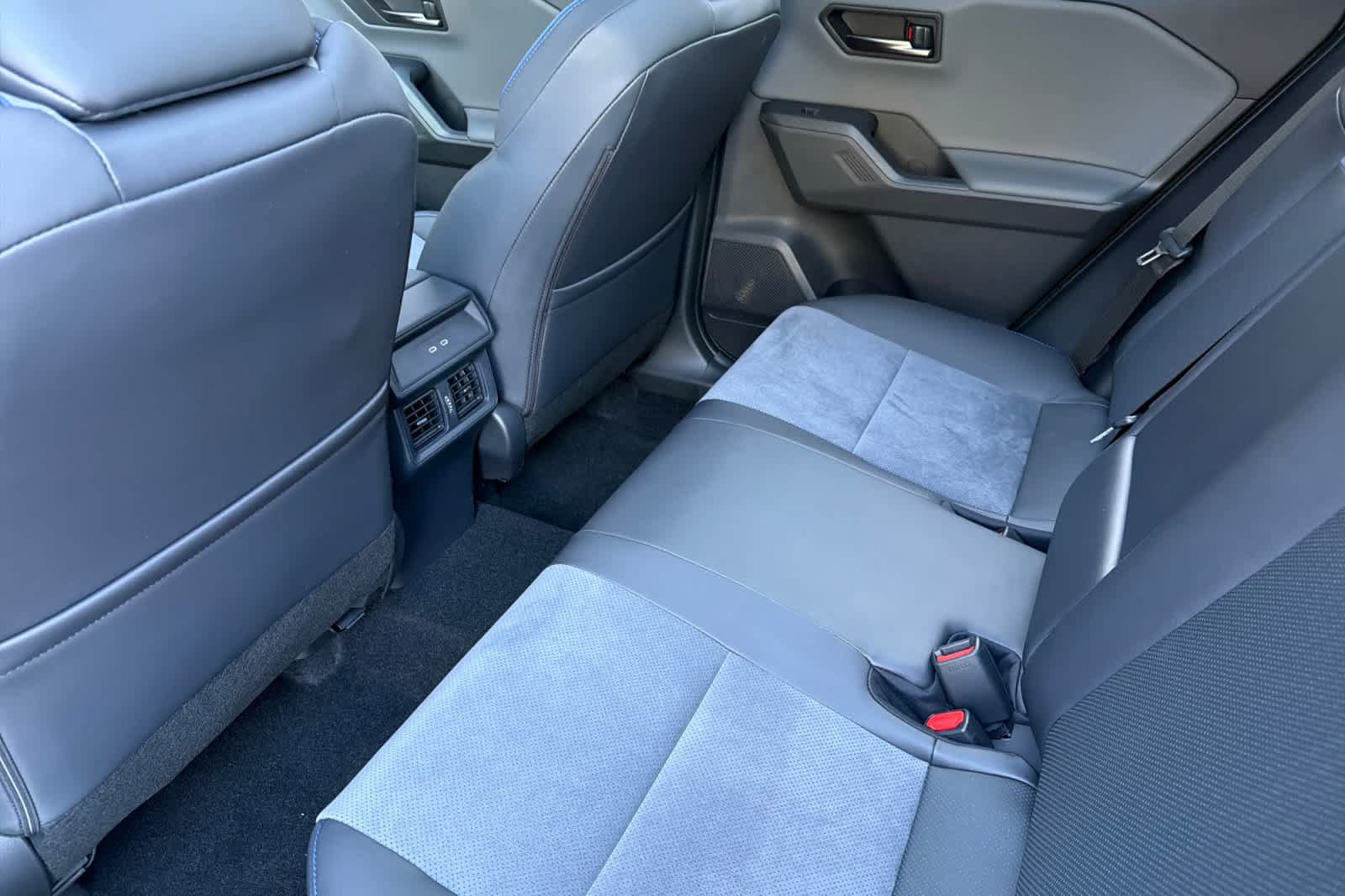New 2026 Toyota RAV4 XSE w/ Panoramic Sun Roof Package AWD/4WD image 4