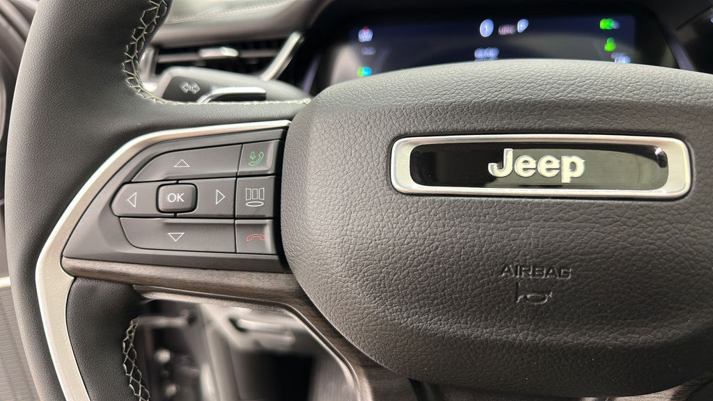 Used 2023 Jeep Grand Cherokee 4WD 4xe w/ Luxury Tech Group II image 20