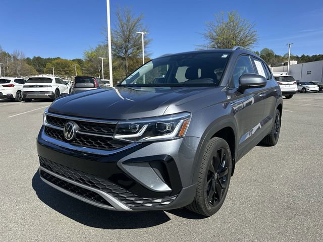 Used 2022 Volkswagen Taos SEL w/ Panoramic Sunroof Package image 1