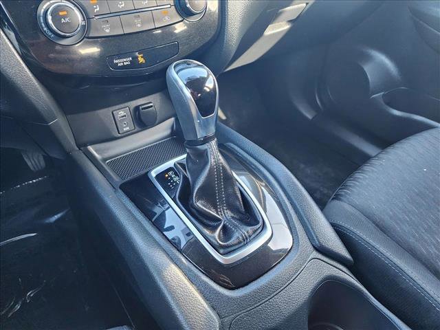 Used 2017 Nissan Rogue S FWD image 12
